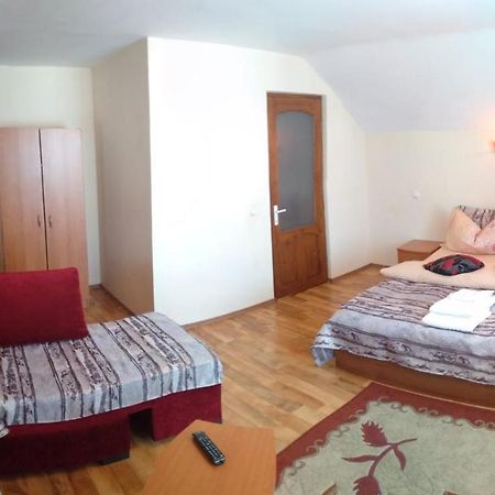 ホテル Casa Terzea Rîşnov エクステリア 写真