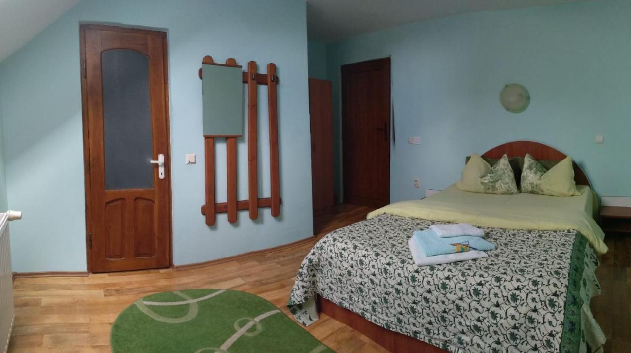 ホテル Casa Terzea Rîşnov エクステリア 写真